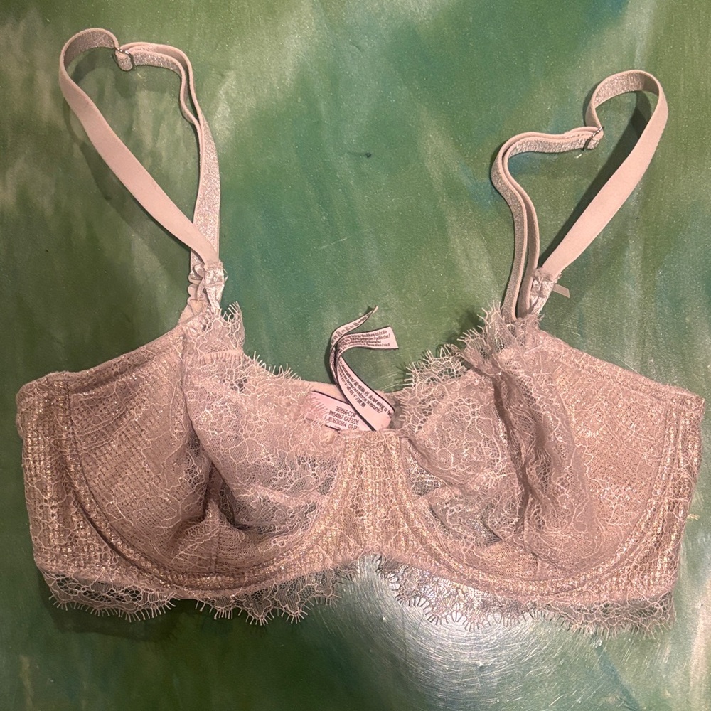 Victoria's Secret Lace Underwire Bra - Pink size 34d